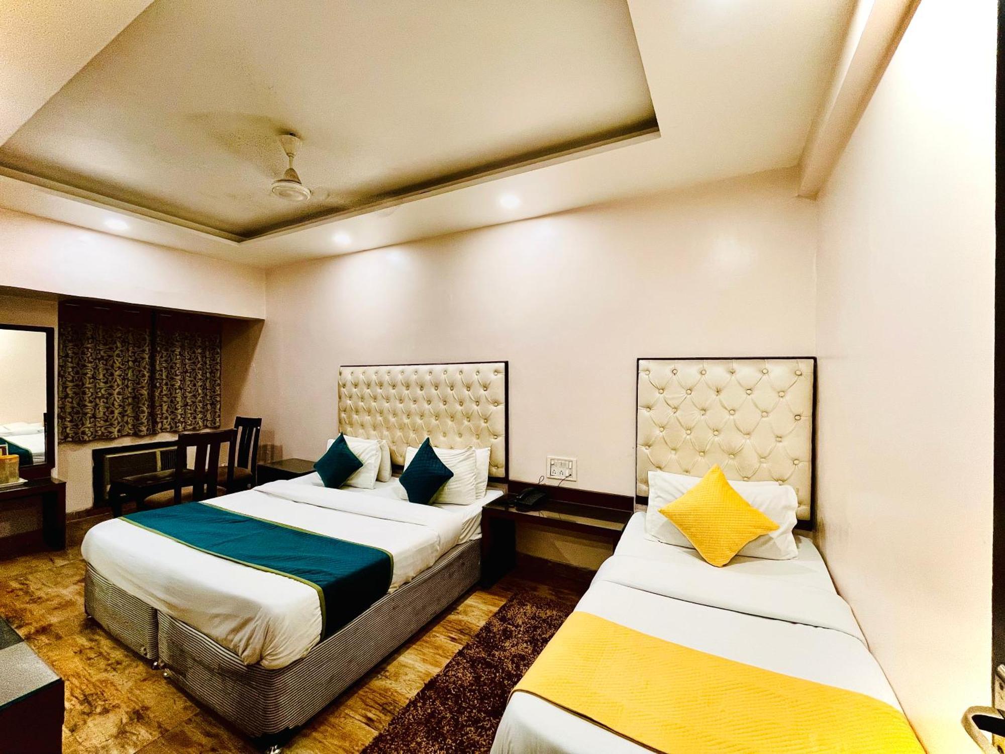 Hotel Kabeer' Front Of New Railway Station & 5 Minute From Connaught Place