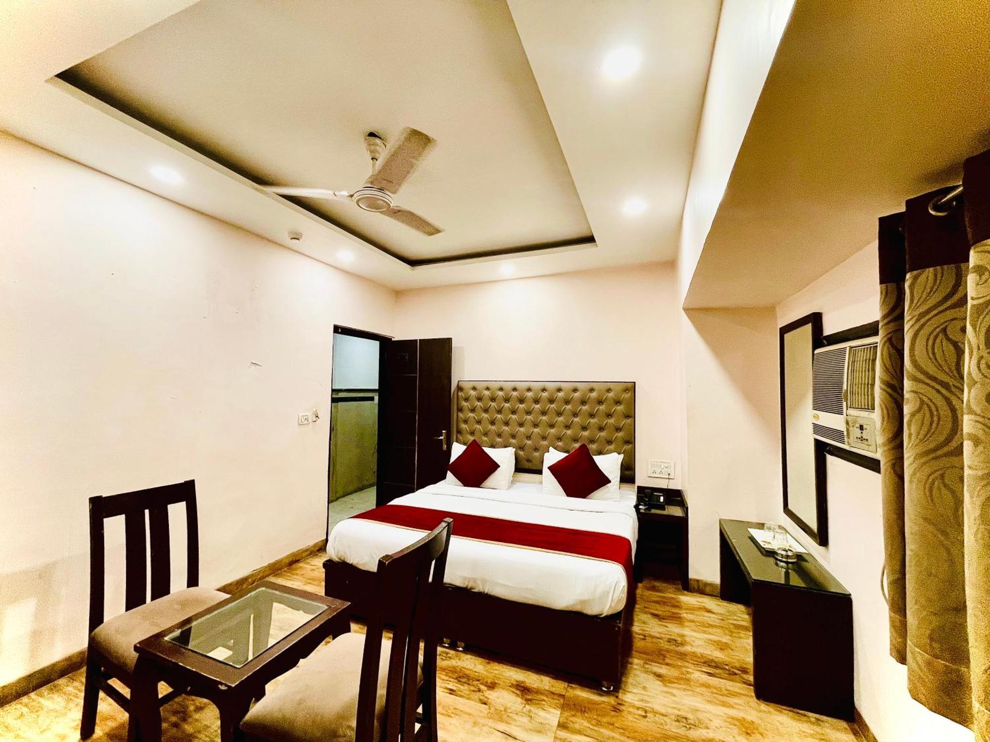 Kabeer' Front Of New Railway Station & 5 Minute From Connaught Place Hotel Delhi (National Capital Territory of India)